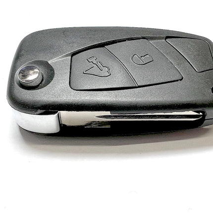 RFC 2 button flip key case for Iveco Daily MK4 2006 2007 2008 2009 2010 2011 GT10 key blank